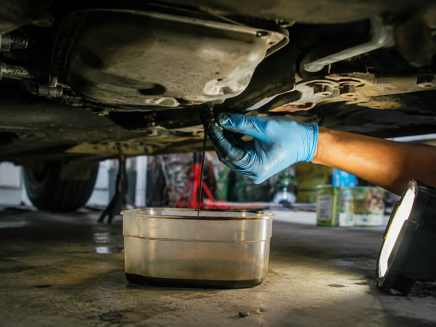 Troca de óleo do carro em casa: guia passo a passo completo